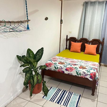 Mochis Apartment Quepos Ngoại thất bức ảnh