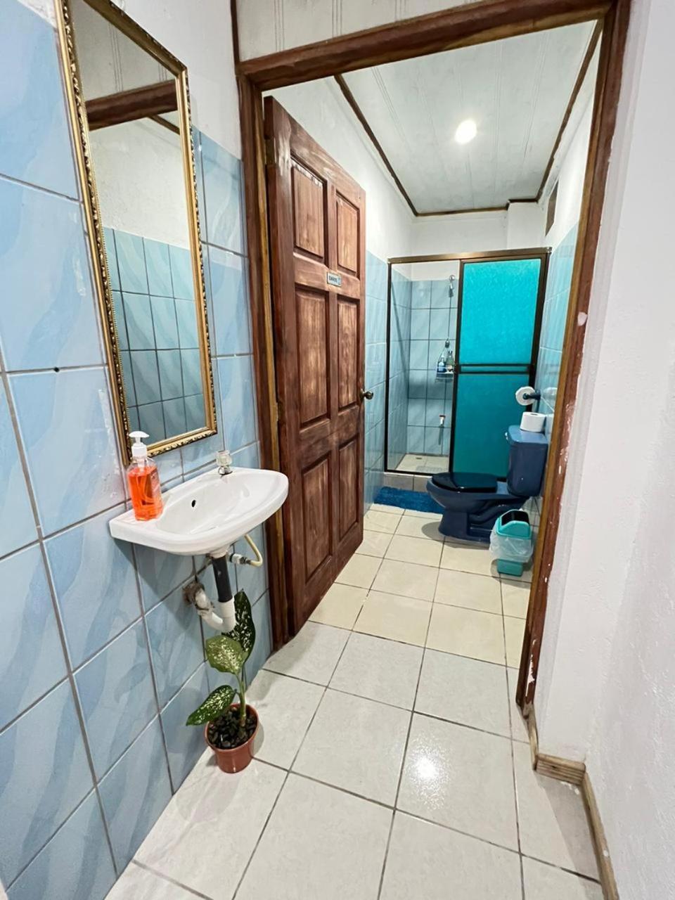 Mochis Apartment Quepos Phòng bức ảnh