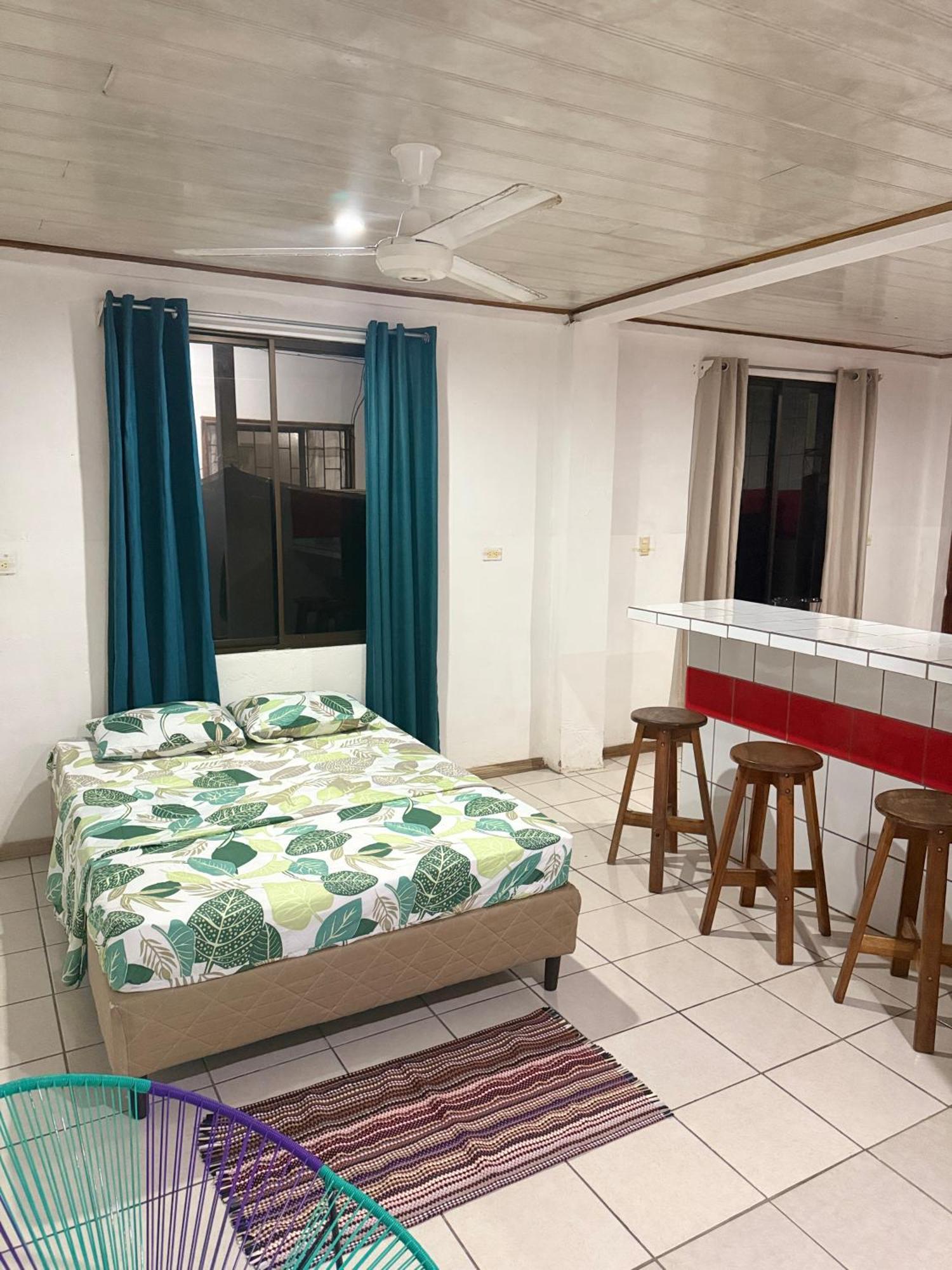 Mochis Apartment Quepos Ngoại thất bức ảnh